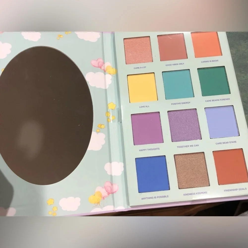 Care‎ Bears 12 piece eyeshadow palette book with mirror new